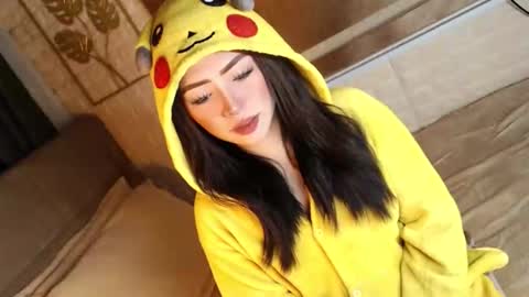 JEN  online show from October 2025 11:58:01 AM