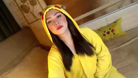 JEN  online show from November 2025 07:51:02 AM