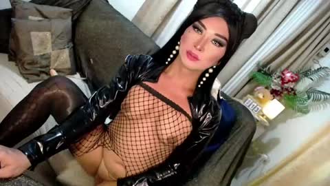 Snapshot of yourdream_rhea chatting on May 2026 05:47:01 AM rhea online show from May 2026 05:47:01 AM
