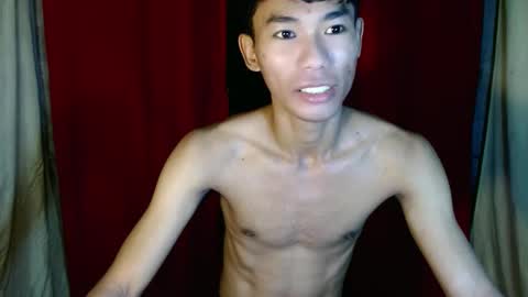 Snapshot of yourdreamboyx chatting on December 2024 05:15:01 AM Rence online show from December 2024 05:15:01 AM