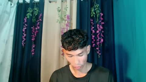 Snapshot of yourdreamboyx chatting on December 2024 10:32:02 AM Rence online show from December 2024 10:32:02 AM