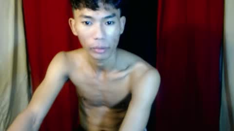 Snapshot of yourdreamboyx chatting on December 2024 05:48:01 PM Rence online show from December 2024 05:48:01 PM