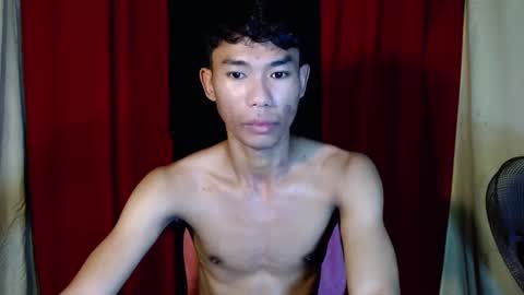 Snapshot of yourdreamboyx chatting on December 2024 06:44:01 AM Rence online show from December 2024 06:44:01 AM