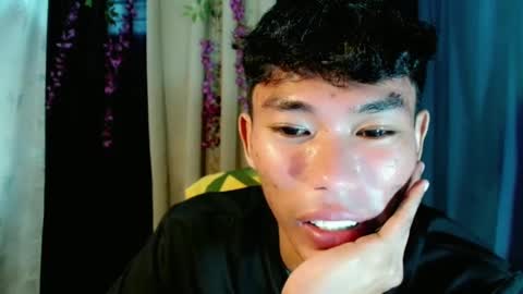 Snapshot of yourdreamboyx chatting on December 2024 11:33:02 PM Rence online show from December 2024 11:33:02 PM