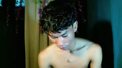 Snapshot of yourdreamboyx chatting on December 2024 06:03:02 AM Rence online show from December 2024 06:03:02 AM