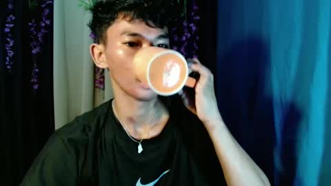 Snapshot of yourdreamboyx chatting on December 2024 11:48:01 AM Rence online show from December 2024 11:48:01 AM