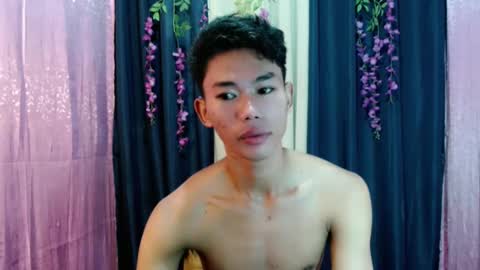 Snapshot of yourdreamboyx chatting on February 2025 01:41:01 AM Rence online show from February 2025 01:41:01 AM