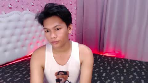 Snapshot of yourdreamboyxx chatting on September 2025 04:51:02 PM HEN online show from September 2025 04:51:02 PM