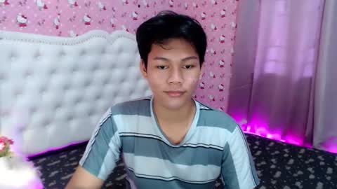 Snapshot of yourdreamboyxx chatting on September 2025 11:30:01 PM HEN online show from September 2025 11:30:01 PM