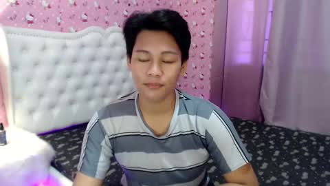Snapshot of yourdreamboyxx chatting on September 2025 02:49:01 AM HEN online show from September 2025 02:49:01 AM