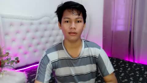 Snapshot of yourdreamboyxx chatting on October 2025 11:35:01 PM HEN online show from October 2025 11:35:01 PM