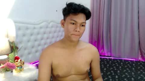 Snapshot of yourdreamboyxx chatting on October 2025 07:13:01 PM HEN online show from October 2025 07:13:01 PM