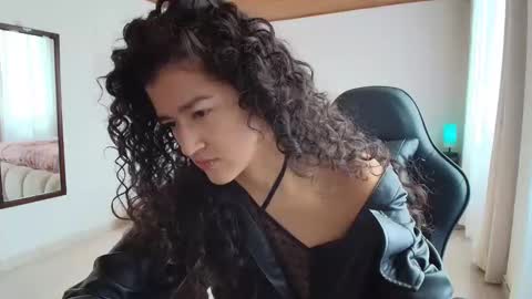 yourdreamgirl2025 online show from November 2025 03:02:01 PM