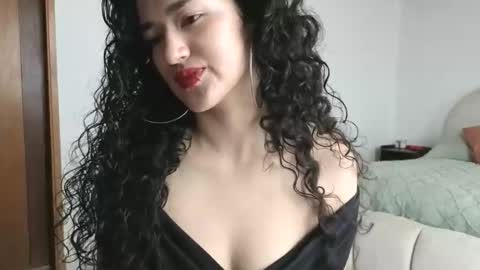 yourdreamgirl2025 online show from March 2026 02:56:01 PM