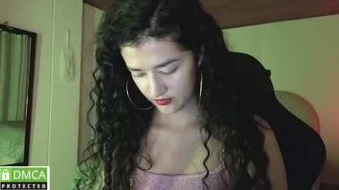 Snapshot of yourdreamgirl2025 chatting on June 2026 12:33:01 AM yourdreamgirl2025 online show from June 2026 12:33:01 AM