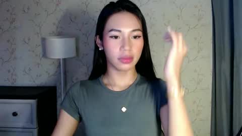 Snapshot of yourdreamgirlgwen chatting on June 2026 01:19:01 AM GWENI online show from June 2026 01:19:01 AM