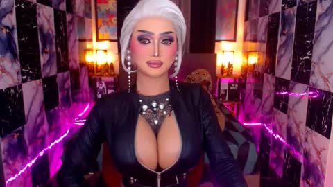 Kath Harper online show from November 2025 10:32:02 PM