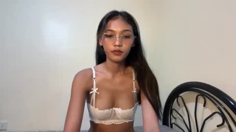 Snapshot of yourfantasyyy_ chatting on June 2026 11:35:01 AM yourfantasyyy_ online show from June 2026 11:35:01 AM