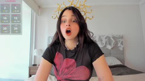 Helena online show from October 2025 02:40:01 PM