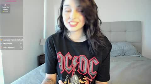 Helena online show from March 2026 07:42:01 PM