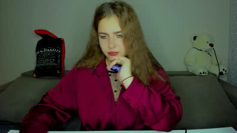 yourgem__ online show from September 2025 06:52:02 PM