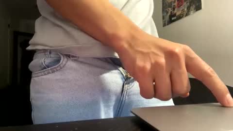 Snapshot of yourguuy21 chatting on November 2025 08:24:01 AM yourguuy21 online show from November 2025 08:24:01 AM