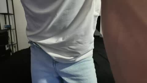 yourguuy21 online show from December 2025 02:39:02 AM