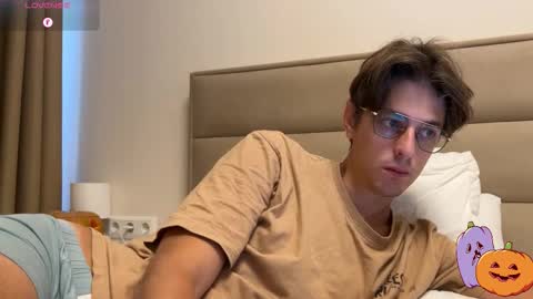 Chris online show from November 2025 06:59:02 AM