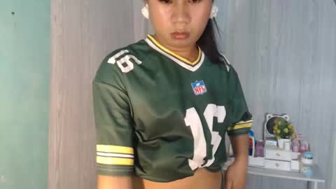 Mauie  online show from April 2026 01:42:01 AM