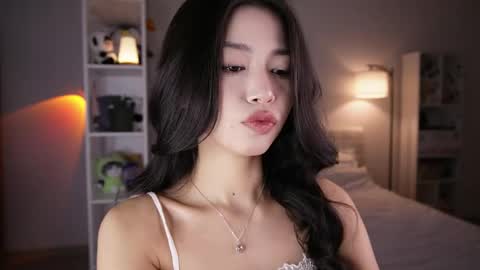 yourlittlesunrise_ online show from May 2026 04:41:01 AM