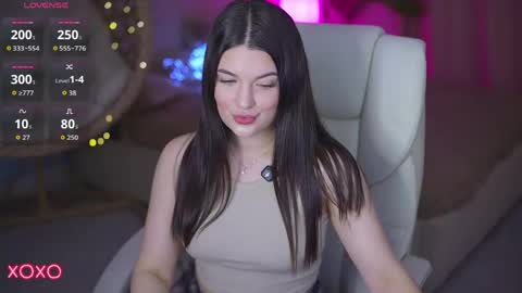 L O L A online show from April 2026 01:05:01 PM