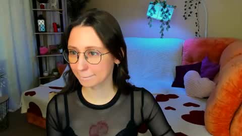 Snapshot of yourlovelystoryy chatting on June 2026 12:32:01 PM Vetta online show from June 2026 12:32:01 PM
