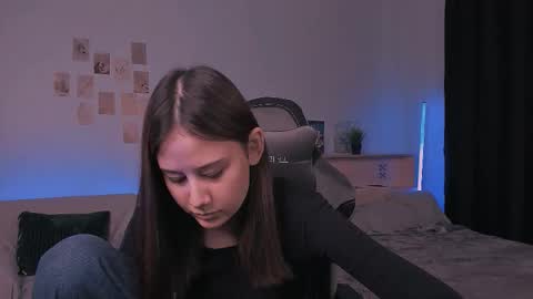Nikol online show from October 2025 11:57:02 AM