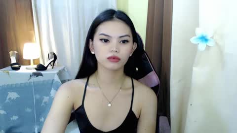 Snapshot of yourlovelytranspinay chatting on March 2025 04:32:01 AM your lovely Dina online show from March 2025 04:32:01 AM