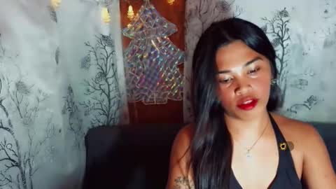 Snapshot of yourqueen_19 chatting on May 2026 02:00:01 PM yourqueen_19 online show from May 2026 02:00:01 PM