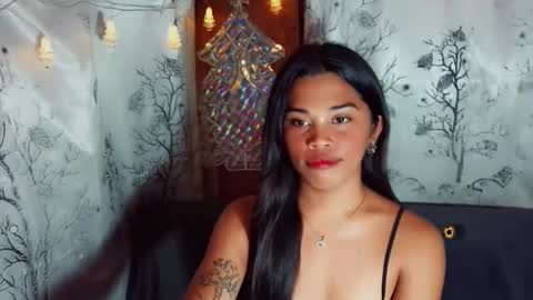 Snapshot of yourqueen_19 chatting on May 2026 06:35:01 PM yourqueen_19 online show from May 2026 06:35:01 PM