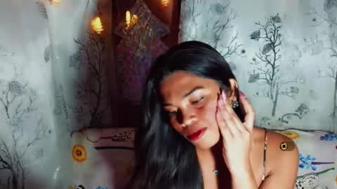 Snapshot of yourqueen_19 chatting on May 2026 06:14:01 PM yourqueen_19 online show from May 2026 06:14:01 PM