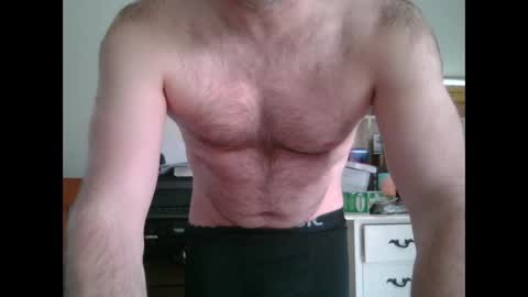 Snapshot of yourretroguy chatting on November 2025 01:27:01 AM yourretroguy online show from November 2025 01:27:01 AM