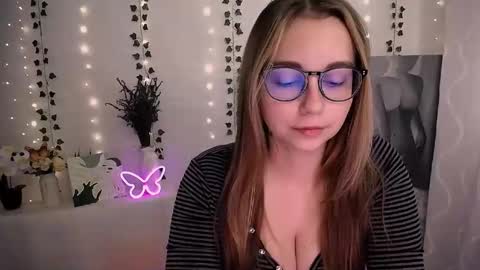 Happy online show from September 2025 05:45:02 AM