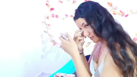 Snapshot of yoursexy18lover chatting on June 2026 06:59:01 AM Lina and roberth online show from June 2026 06:59:01 AM