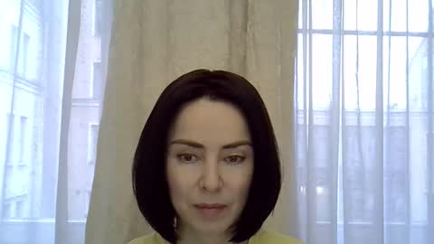 yoursofia_ online show from November 2025 11:31:01 AM