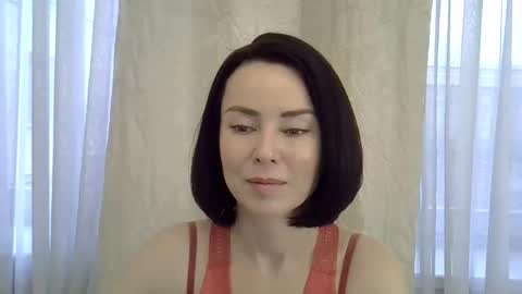 yoursofia_ online show from November 2025 11:24:02 AM