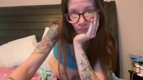 Snapshot of yourstrulylivy chatting on February 2025 01:21:02 PM yourstrulylivy online show from February 2025 01:21:02 PM