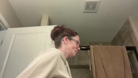 Snapshot of yourstrulylivy chatting on September 2025 04:01:02 PM yourstrulylivy online show from September 2025 04:01:02 PM
