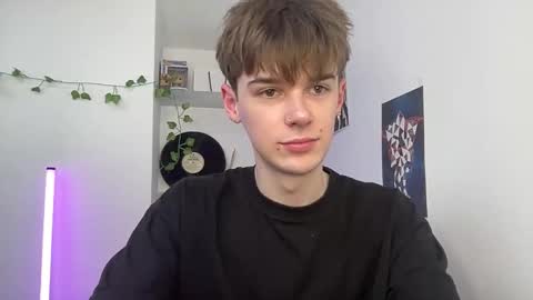 Snapshot of yoursweetyguy chatting on April 2026 02:13:02 PM yoursweetyguy online show from April 2026 02:13:02 PM