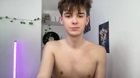 Snapshot of yoursweetyguy chatting on April 2026 01:45:02 PM yoursweetyguy online show from April 2026 01:45:02 PM