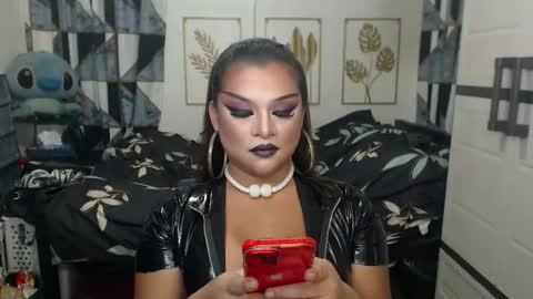 Snapshot of yourtrannyqueenxxx chatting on September 2025 02:00:02 AM Anastacia Grey  online show from September 2025 02:00:02 AM