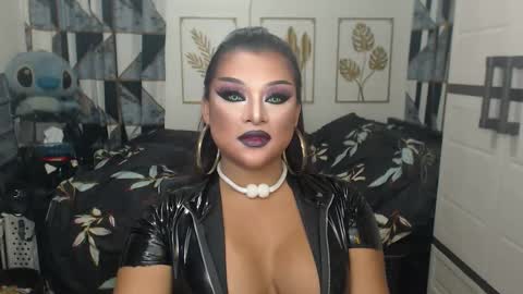 Snapshot of yourtrannyqueenxxx chatting on September 2025 11:16:01 PM Anastacia Grey  online show from September 2025 11:16:01 PM