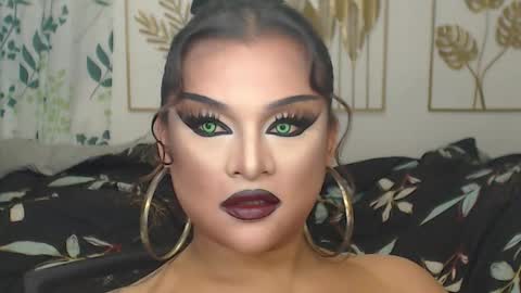 Snapshot of yourtrannyqueenxxx chatting on October 2025 12:50:02 AM Anastacia Grey  online show from October 2025 12:50:02 AM