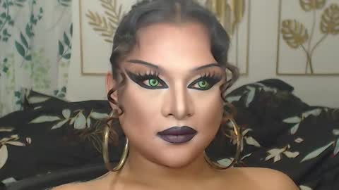 Snapshot of yourtrannyqueenxxx chatting on October 2025 10:52:02 PM Anastacia Grey  online show from October 2025 10:52:02 PM